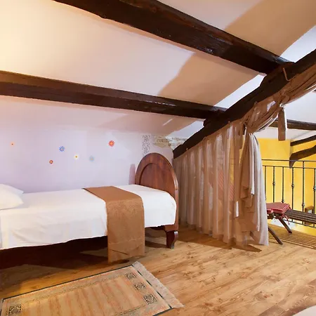 Vakantiehuis Favola, A Rustic Retreat Surrounded By Beautiful Nature