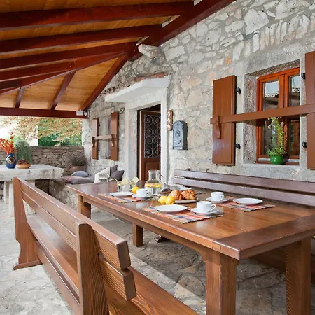 Holiday home Favola, A Rustic Retreat Surrounded By Beautiful Nature