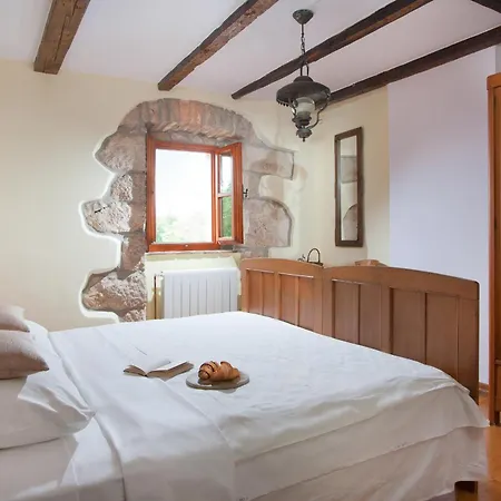 Favola, A Rustic Retreat Surrounded By Beautiful Nature Holiday home *