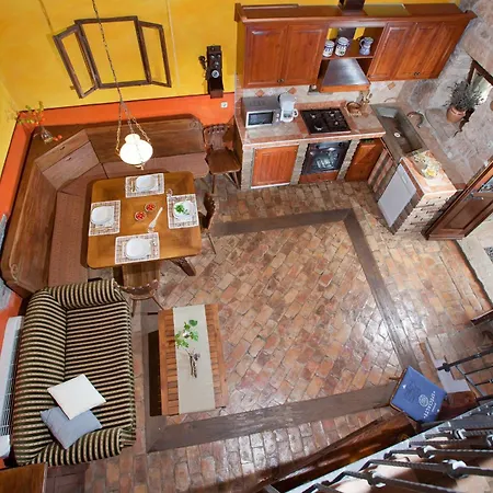 Vikendica Favola, A Rustic Retreat Surrounded By Beautiful Nature Vinez